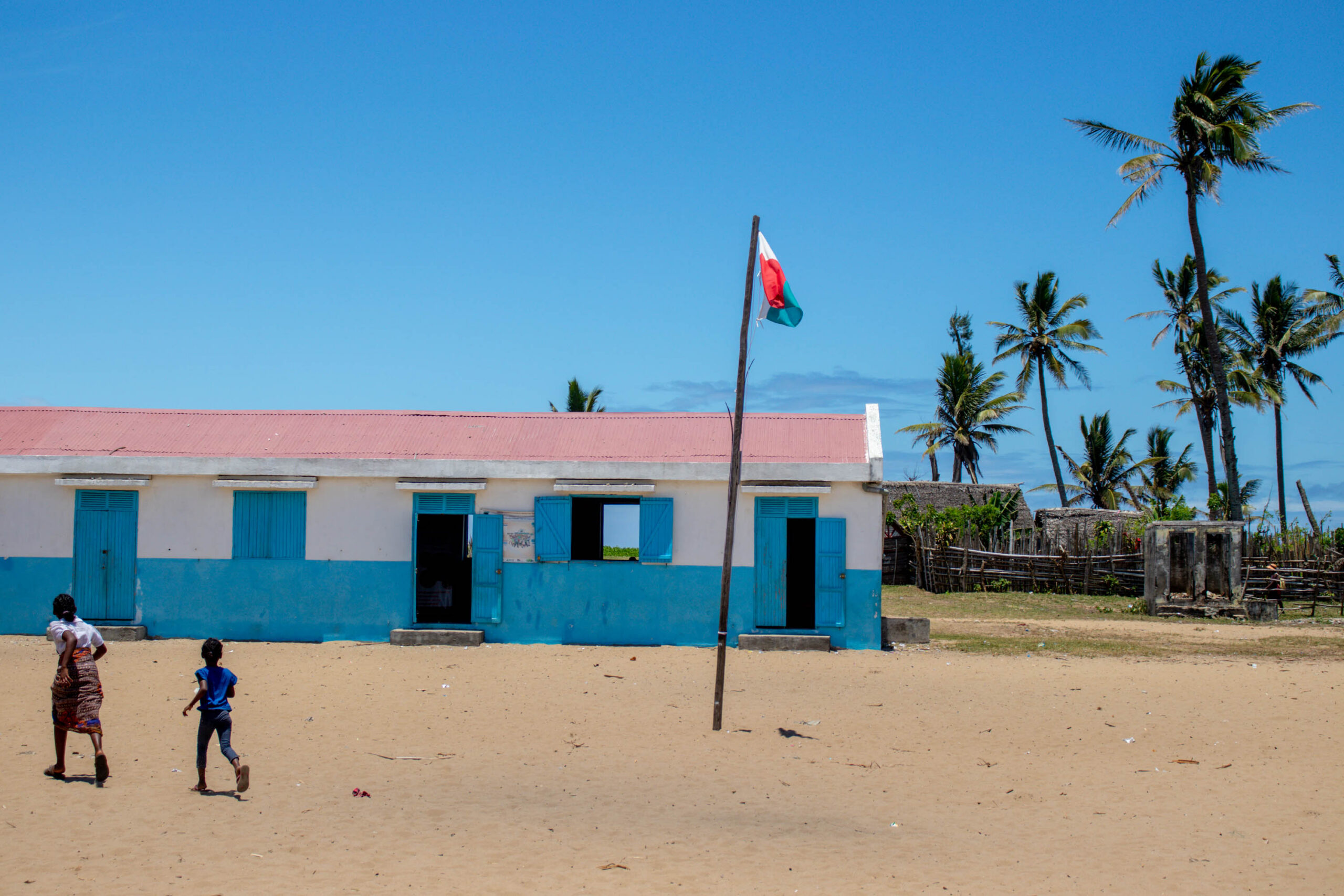FEFFI TRANSPARENTE, DÉVELOPPANT L’ECOLE